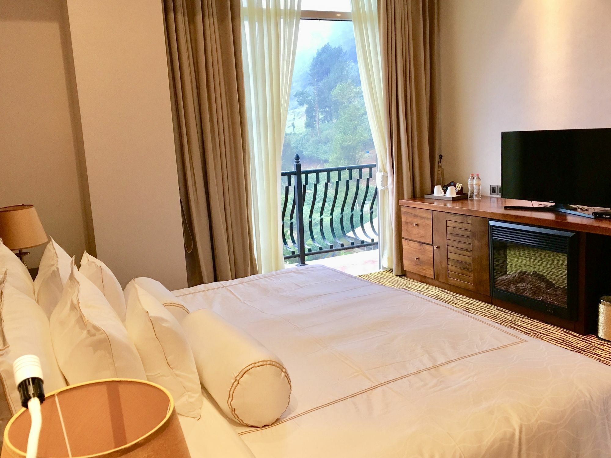 The Golden Ridge Hotel Нувара-Элия Экстерьер фото